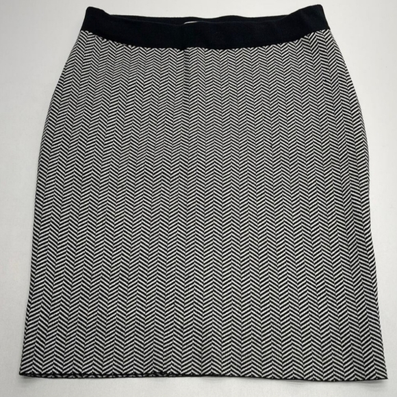 ELLE Women’s Medium Black White Pull On Stretchy Skirt - Picture 2 of 3